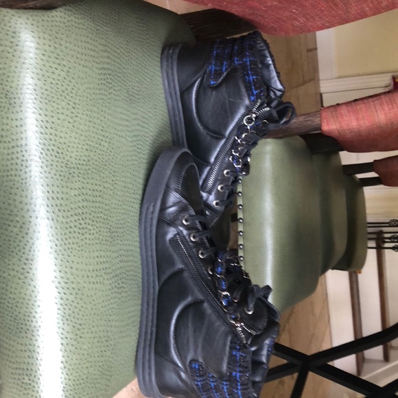 Chanel weekender high top sneakers. - Picture 8 of 8